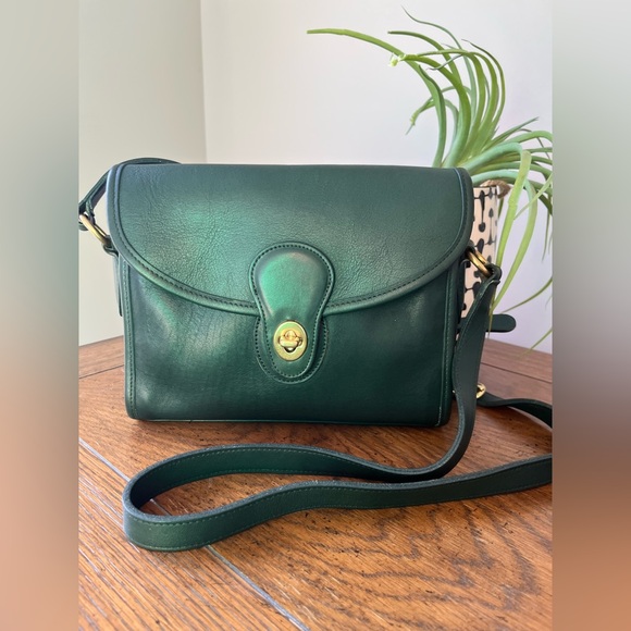 Coach vintage bottle green Devon 9908 crossbody shoulder bag brass hardware - Picture 3 of 13